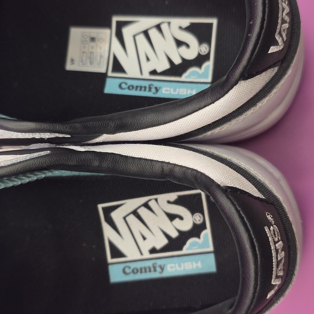 Vans Classic White and Black Low Tops Lowland Women's 6 Or Boys 4.5 - Picture 8 of 9